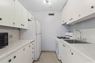 910 Ahana St, Honolulu, HI 96814 - Photo 3