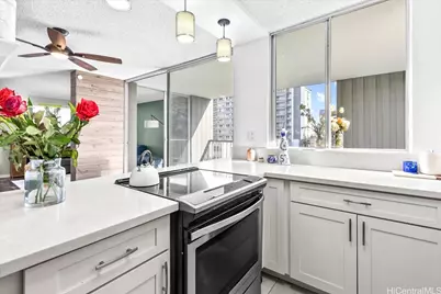 1521 Punahou Street #602, Honolulu, HI 96822 - Photo 7