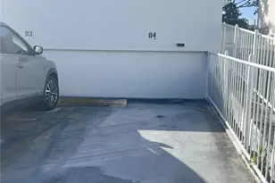 647 Kunawai Ln, Honolulu, HI 96817 - Photo 13