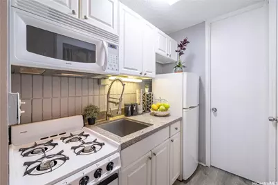 1911 Kalakaua Avenue #406, Honolulu, HI 96815 - Photo 5