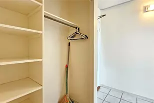 3045 Ala Napuaa Pl, Honolulu, HI 96818 - Photo 9