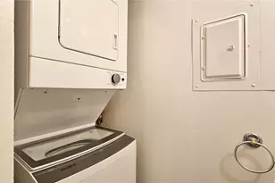 3045 Ala Napuaa Pl, Honolulu, HI 96818 - Photo 11