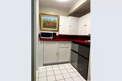 2947 Kalakaua Avenue #302, Honolulu, HI 96815 - Photo 11