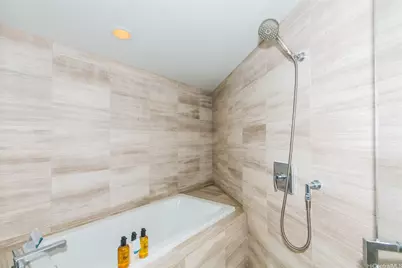 2139 Kuhio Avenue #1810, Honolulu, HI 96815 - Photo 21