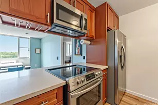 3045 Ala Napuaa Pl, Honolulu, HI 96818 - Photo 9