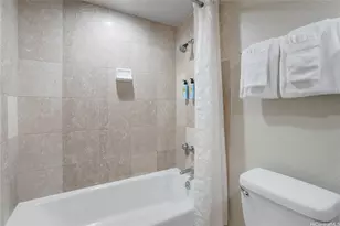 2045 Kalakaua Ave, Honolulu, HI 96815 - Photo 11