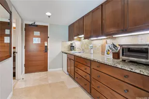 2045 Kalakaua Ave, Honolulu, HI 96815 - Photo 7