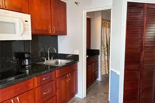 1700 Ala Moana Blvd, Honolulu, HI 96815 - Photo 7