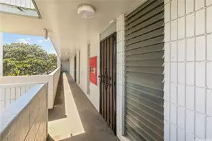 647 Kunawai Ln, Honolulu, HI 96817 - Photo 19
