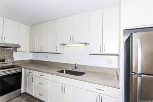 1561 Kanunu St, Honolulu, HI 96814 - Photo 7