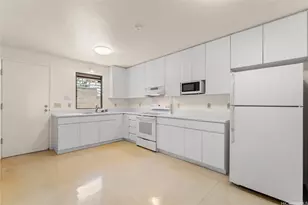1214 Nehoa St, Honolulu, HI 96822 - Photo 15