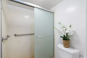 2444 Hihiwai St, Honolulu, HI 96826 - Photo 15