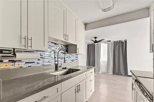 1069 Spencer St, Honolulu, HI 96822 - Photo 1