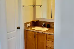 2240 Kuhio Ave, Honolulu, HI 96815 - Photo 9