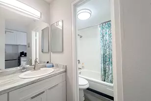 1920 Ala Moana Blvd, Honolulu, HI 96815 - Photo 9