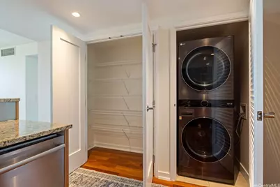 1177 Queen Street #2102, Honolulu, HI 96814 - Photo 15