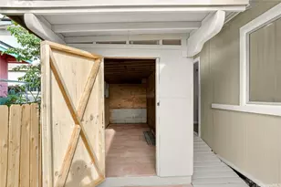 4124 Likini St, Honolulu, HI 96818 - Photo 23