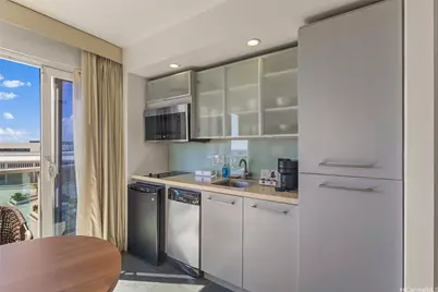 410 Atkinson Drive #907, Honolulu, HI 96814 - Photo 5