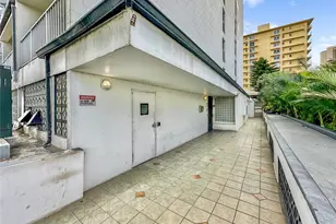 2509 Ala Wai Blvd, Honolulu, HI 96815 - Photo 17