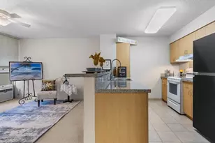 1315 Kalakaua Ave, Honolulu, HI 96826 - Photo 1