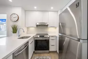 2500 Kalakaua Ave, Honolulu, HI 96815 - Photo 11