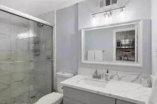 1720 Ala Moana Blvd, Honolulu, HI 96815 - Photo 13