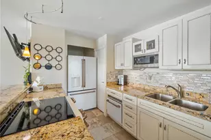 2442 Kuhio Ave, Honolulu, HI 96815 - Photo 15