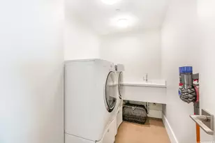 1108 Auahi St, Honolulu, HI 96814 - Photo 21