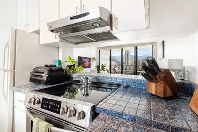 2121 Ala Wai Boulevard #1702, Honolulu, HI 96815 - Photo 5