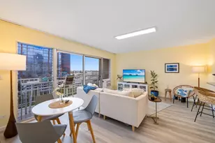 731 Amana St, Honolulu, HI 96814 - Photo 1