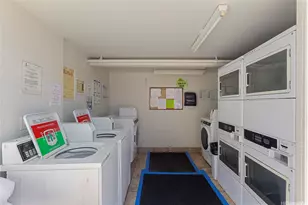 425 Ena Rd, Honolulu, HI 96815 - Photo 15