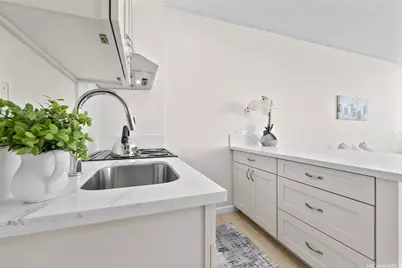 1560 Kanunu Street #1613, Honolulu, HI 96814 - Photo 3