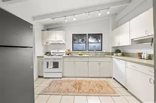 423 Iana St, Kailua, HI 96734 - Photo 17