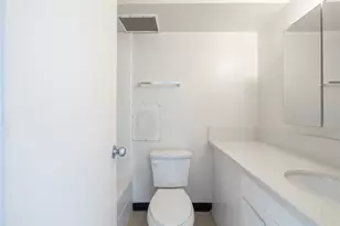 2421 Ala Wai Blvd, Honolulu, HI 96815 - Photo 11