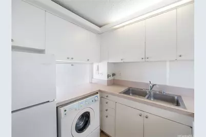 2421 Ala Wai Boulevard #1204, Honolulu, HI 96815 - Photo 15