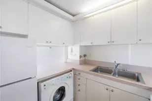 2421 Ala Wai Blvd, Honolulu, HI 96815 - Photo 15