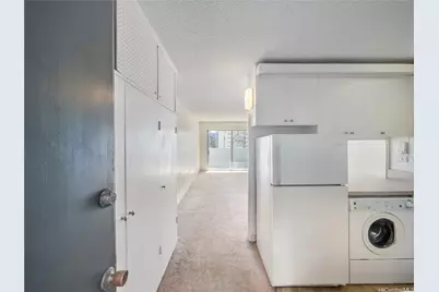 2421 Ala Wai Boulevard #1204, Honolulu, HI 96815 - Photo 17