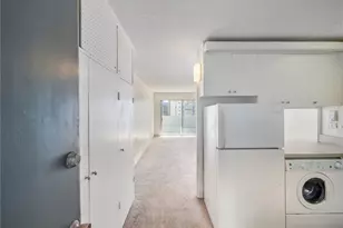 2421 Ala Wai Blvd, Honolulu, HI 96815 - Photo 17