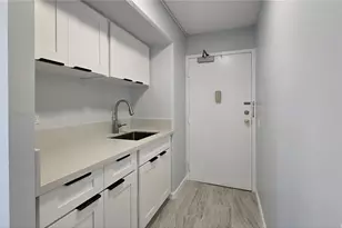 2465 Kuhio Ave, Honolulu, HI 96815 - Photo 11