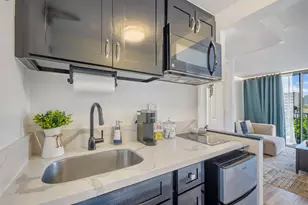 2427 Kuhio Ave, Honolulu, HI 96815 - Photo 5