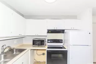 400 Hobron Ln, Honolulu, HI 96815 - Photo 11