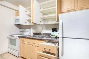 229 Paoakalani Ave, Honolulu, HI 96815 - Photo 5