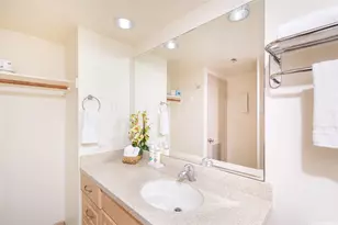 229 Paoakalani Ave, Honolulu, HI 96815 - Photo 11