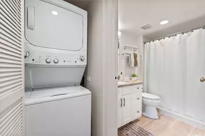 2101 Nuuanu Avenue #1-2002, Honolulu, HI 96817 - Photo 9