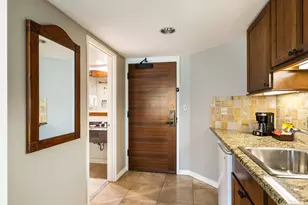 2045 Kalakaua Ave, Honolulu, HI 96815 - Photo 13