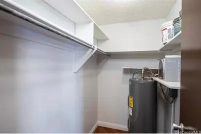 1031 Maunaihi Place #801, Honolulu, HI 96822 - Photo 9