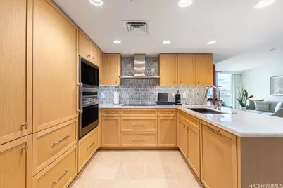 223 Saratoga Road #2015, Honolulu, HI 96815 - Photo 3