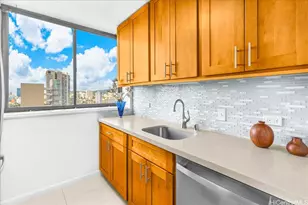 2444 Hihiwai St, Honolulu, HI 96826 - Photo 11