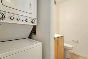 1160 Ala Napunani St, Honolulu, HI 96818 - Photo 13