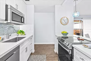 3721 Kanaina Ave, Honolulu, HI 96815 - Photo 7